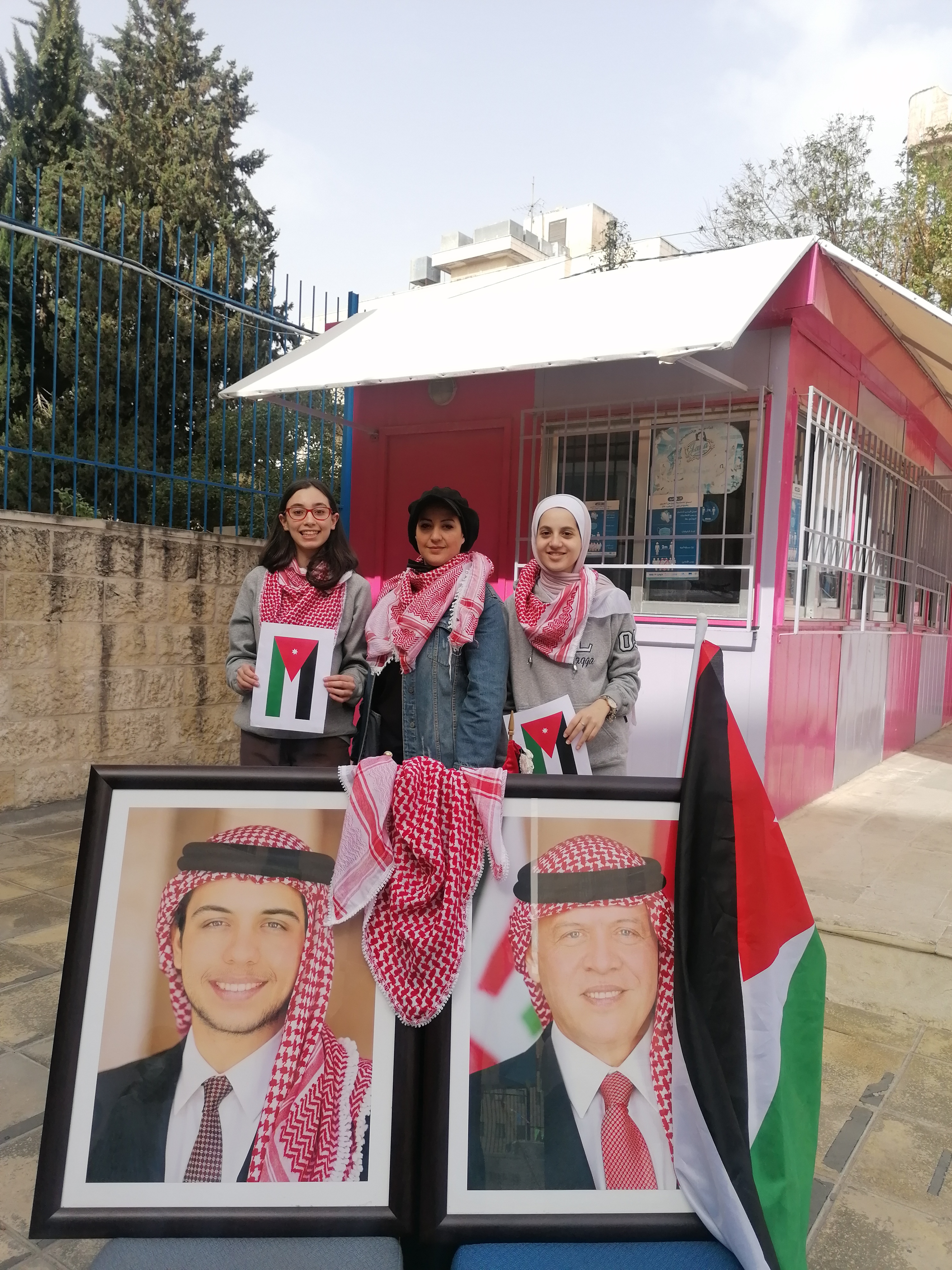مدارس النظم الحديثة/ بنات تحتفل بيوم العلم الأردني